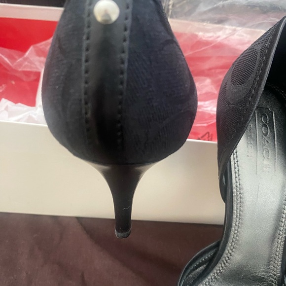 Coach Alecksa Signature Black Canvas Pumps Sz 9.5 
W/Dust bag  3” heel - Picture 4 of 15